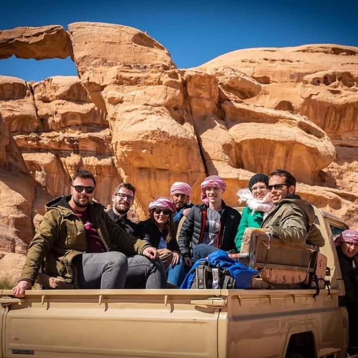 Wadi Rum Bubble Tent & Bedouin Style Екстер'єр фото