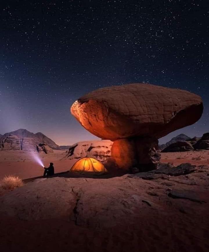 Wadi Rum Bubble Tent & Bedouin Style Екстер'єр фото