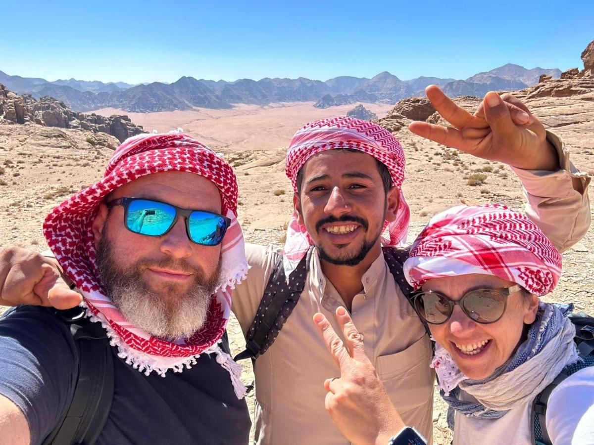 Wadi Rum Bubble Tent & Bedouin Style Екстер'єр фото